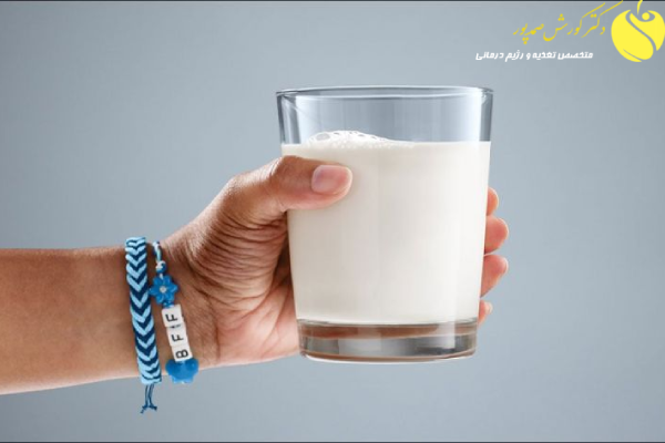 مضرات شیر قبل از خواب