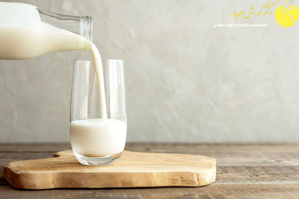 چه کسانی نباید قبل از خواب شیر بخورند؟